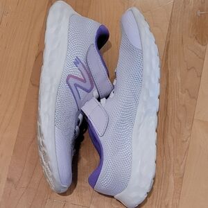 New Balance 520 Kids Athletic Shoes Size  2.5